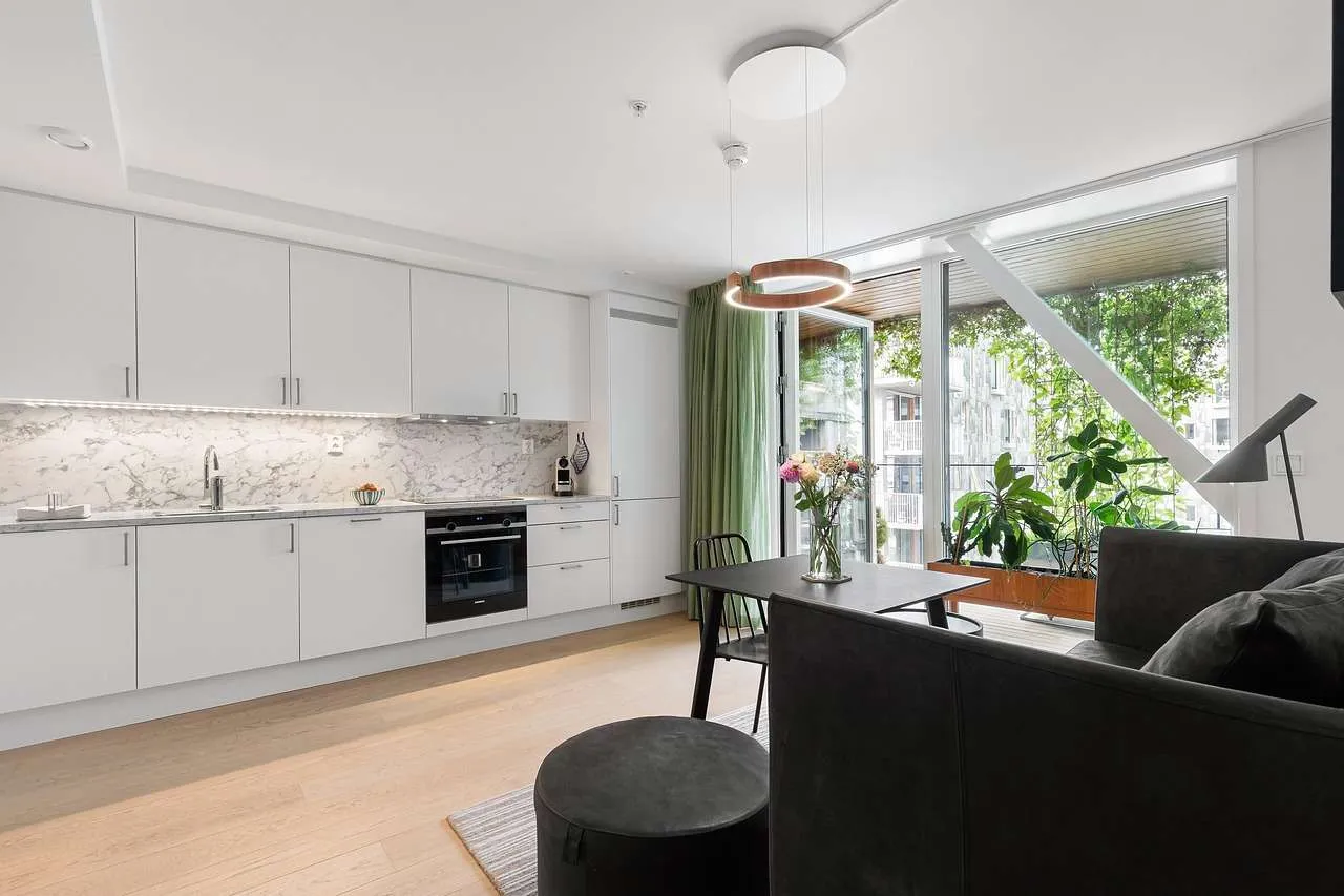 Home Window Tinting: Benefits & Tips